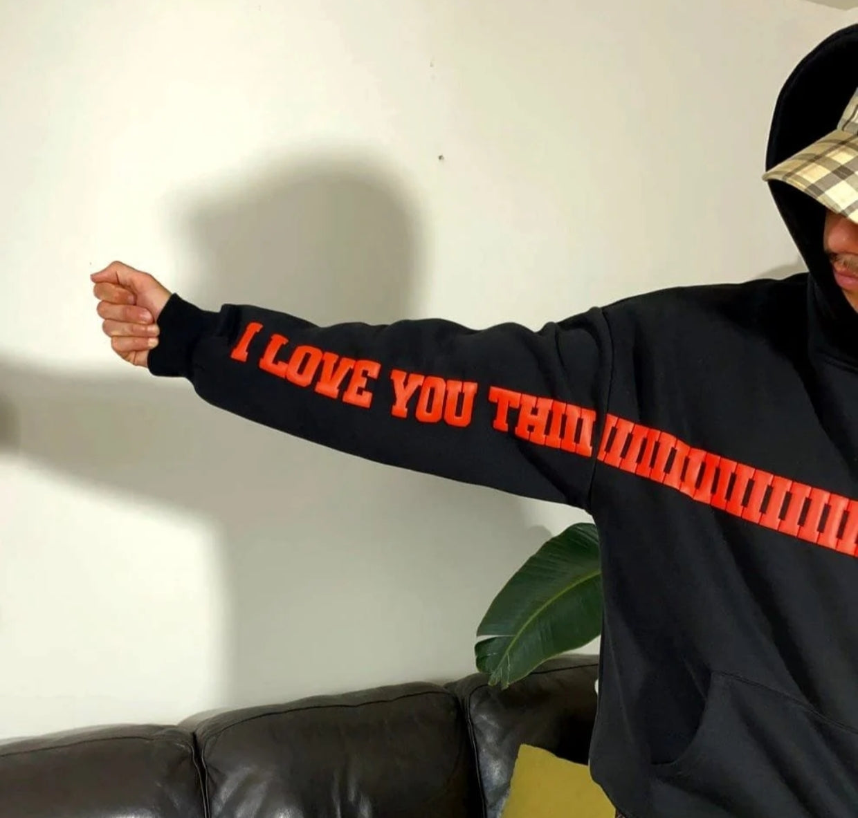 I LOVE YOU THIS MUCH HOODIE⭐⭐⭐⭐(4.5/5)