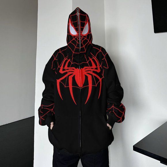 Black Spiderman Hoodie ⭐⭐⭐⭐(4.5/5)