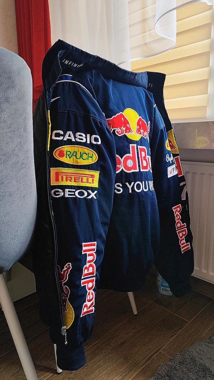 Embroidery Redbull Racing Jacket ⭐⭐⭐⭐ (4.5/5)